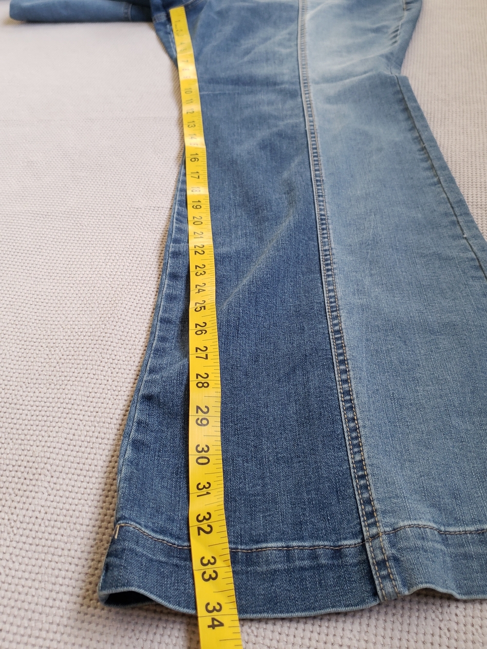 one 5 one Two-Tone Blue Patchwork Flare Jeans 20W Long - Picture 7 of 12